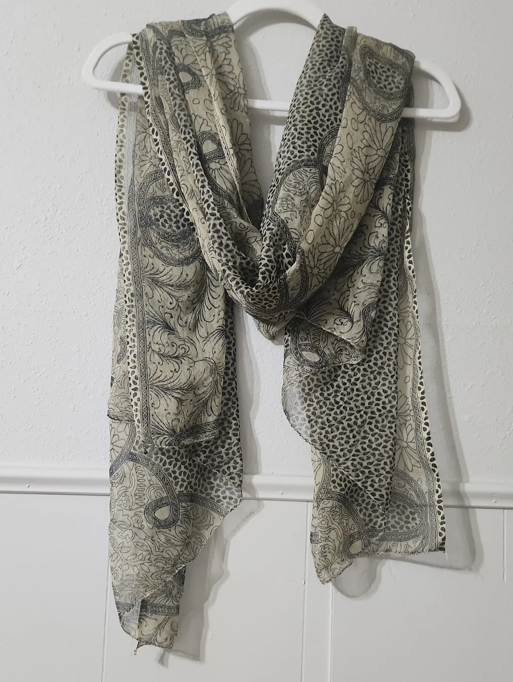 Source Unknown Black and Cream Sheer Paisley & Floral Scarf